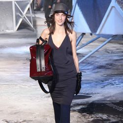 Vestido negro de H&M en Paris Fashion Show otoño/invierno 2015/2016