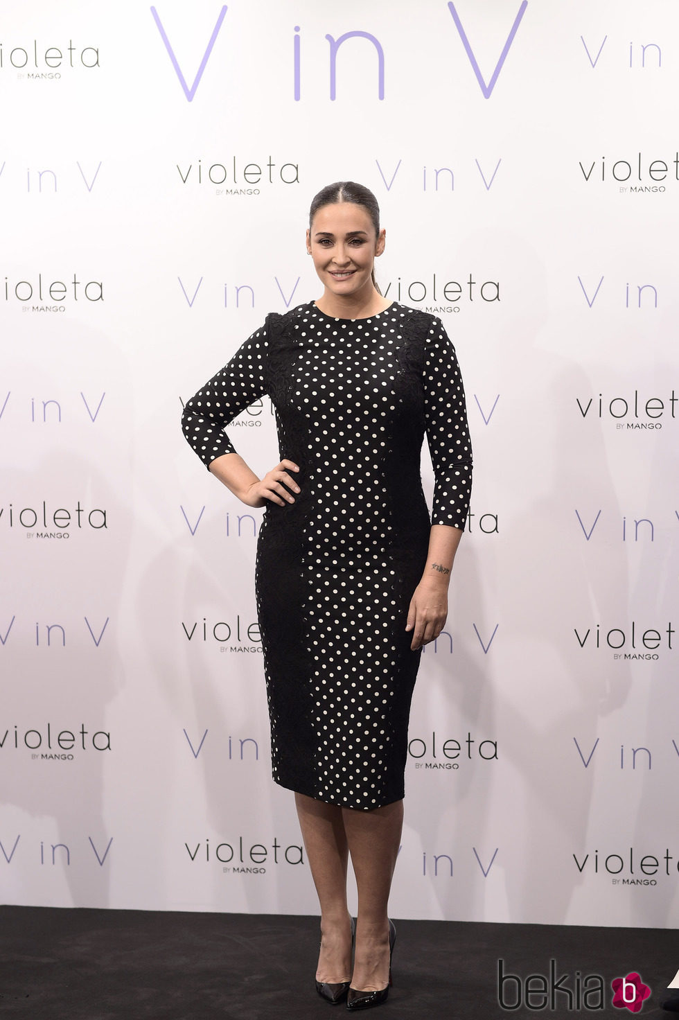 Prefacio tienda de comestibles cabina Vicky Martín Berrocal presenta su colección 'V in V' de Violeta by Mango -  Galería en Bekia Moda