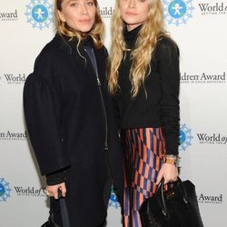 Las hermanas Olsen en la entrega de los Premios World of Children en Nueva York