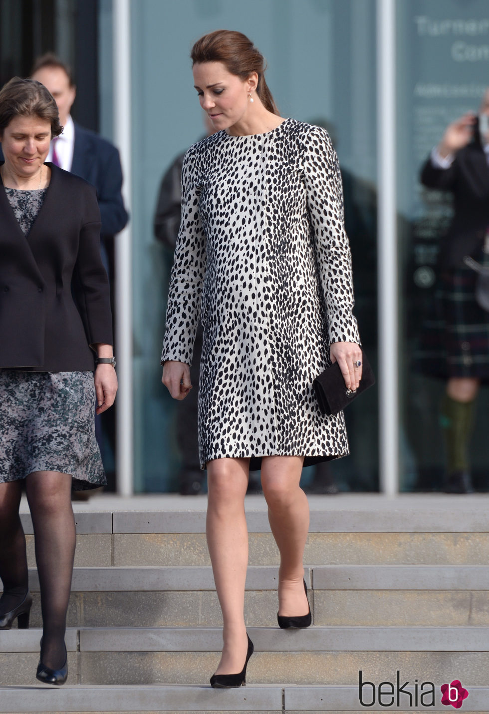 Kate Middleton con un vestido animal-print de Hobbs