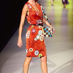 Gisele Bundchen desfilando para Missoni en Milan Fashion Week primavera/verano 2003