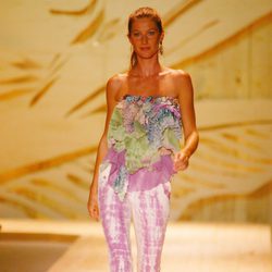 Gisele Bundchen desfilando para Colcci en la Semana de la Moda de Sao Paulo 2008