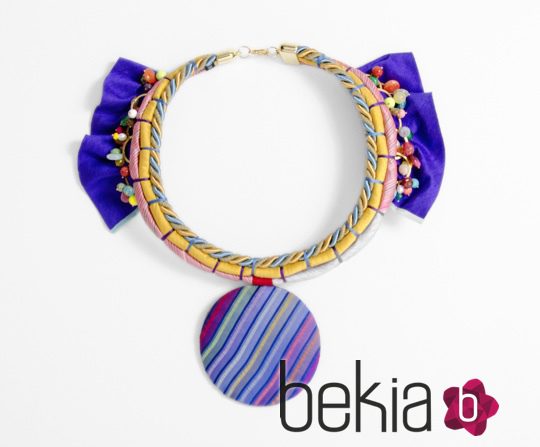 Collar en tonos lila de la colección 'La Ruta de la Seda' de OKKRE