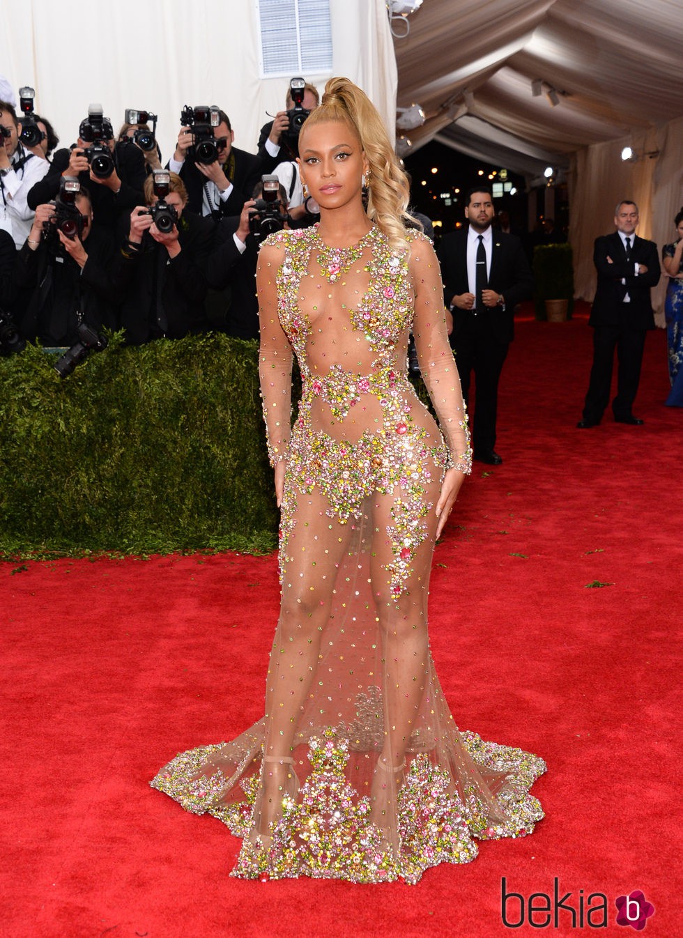 Beyoncé con un vestido de Alta Costura de Givenchy en la Gala del Met 2015
