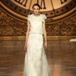 Blanca Padilla desfilando para Pronovias en la Barcelona Bridal Week 2015