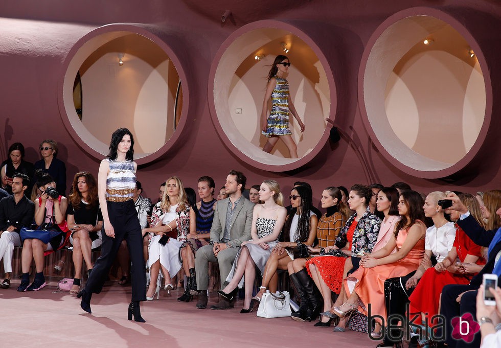 Desfile de la colección Crucero 2015 de Dior en el Palacio de Burbujas de Cannes