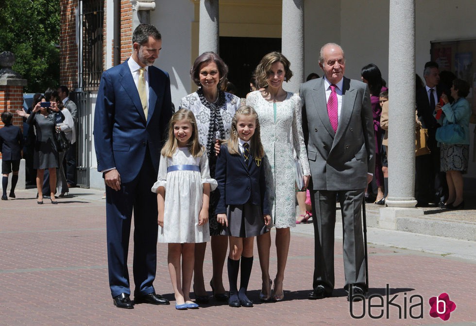 La Familia Real Española acompañan a la Princesa Leonor en su Primera Comunión