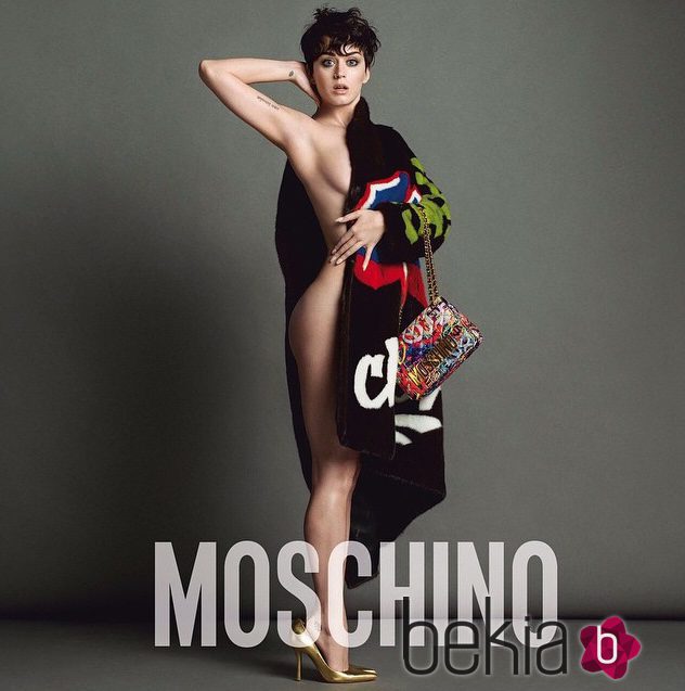 Katy Perry semidesnuda en la campaña otoño/invierno 2015 de Moschino