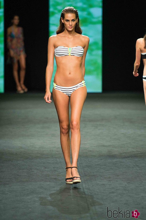 Bikini a rayas de Banana Moon en la Swimwear Fashion Week Gran Canaria Moda Cálida 2015