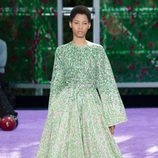 Vestido de manga larga verde de la colección de Alta Costura otoño/invierno 2015/2016 de Dior