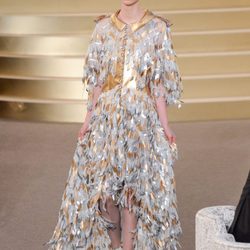 Vestido de plumas de la colección de Alta Costura otoño/invierno 2015/2016 de Chanel