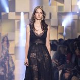 Vestido negro con transparencias de la colección de Alta Costura otoño/invierno 2015/2016 de Elie Saab