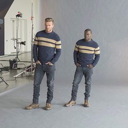 David Beckham y Kevin Hart en la campaña de la colección de esenciales de H&M para otoño 2015