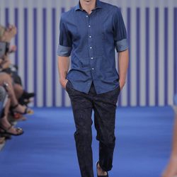 Camisa azul y pantalón morado para hombre de la colección primavera/verano 2015 de Mirto