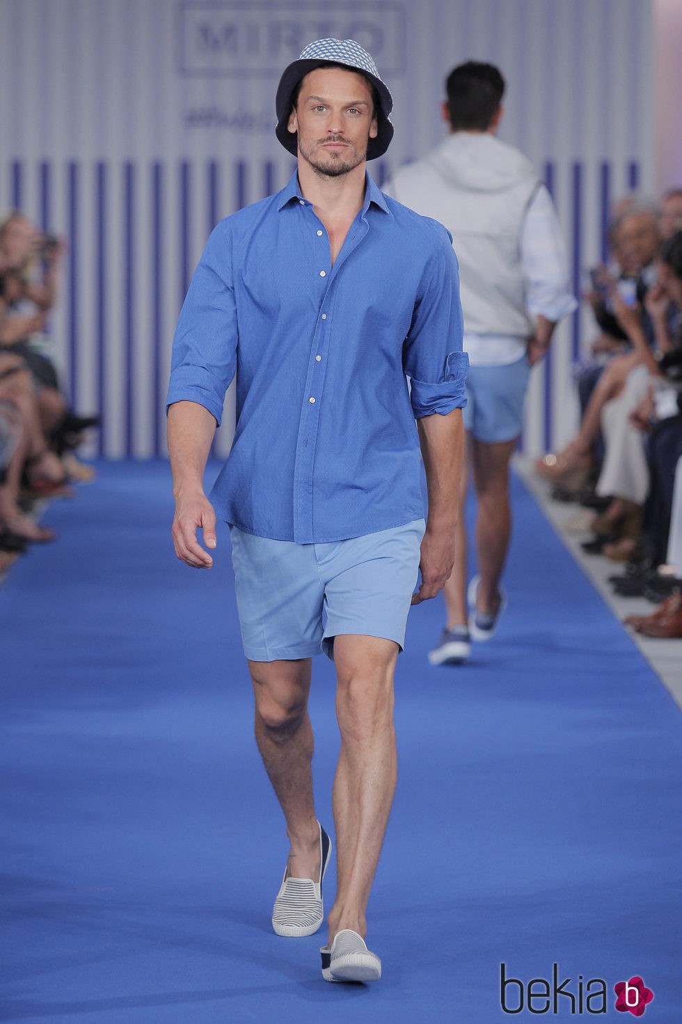 Camiseta y pantalón corto en azul para hombre de la colección primavera/verano 2015 de Mirto
