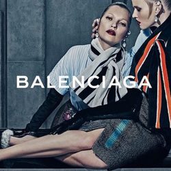 Lara Stone y Kate Moss en la campaña otoño/invierno 2015/2016 de Balenciaga