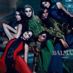 Joan y Erika Smalls, Kendall y Kylie Jenner y Bella y Gigi Hadid en la campaña otoño 2015 de Balmain
