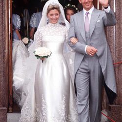 Marie-Chantal Miller con un vestido de Valentino en su boda con Pablo de Grecia