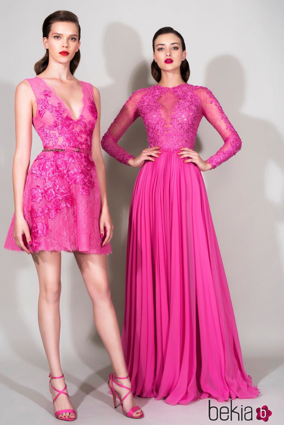 Dos modelos de vestidos rosas de la Colección Resort 2016 de Zuhair Murad