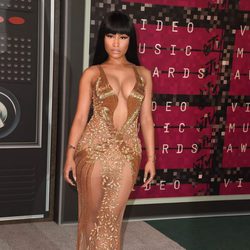 Nicki Minaj con un vestido dorado de Labourjoisie en los MTV VMA 2015
