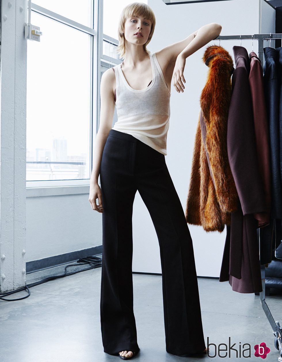 Edie Campbell con la colección 'Studio' otoño/invierno 2015/2016 de H&M