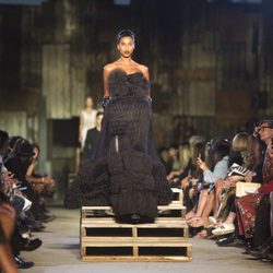 Vestido pomposo de la colección primavera/verano 2016 de Givenchy en Nueva York Fashion Week