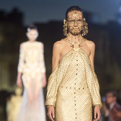 Vestido color champán de la colección primavera/verano 2016 de Givenchy en Nueva York Fashion Week
