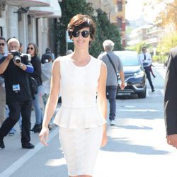 Paz Vega opta por un sencillo vestido blanco en el festival de Venecia 2015
