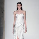 Vestido blanco de la colección primavera/verano 2016 de Victoria Beckham en Nueva York Fashion Week