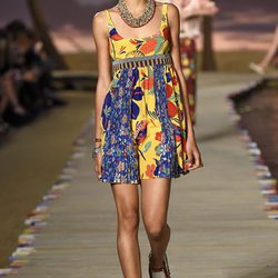 Vestido de estampado floral de la colección primavera/verano 2016 de Tommy HIlfiger en la New York Fashion Week