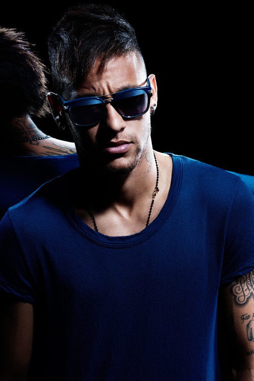 Neymar, embajador de la coleccion Eyewear 2016 de Police
