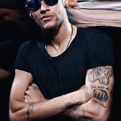 Neymar, embajador de la colección Eyewear 2016 de Police