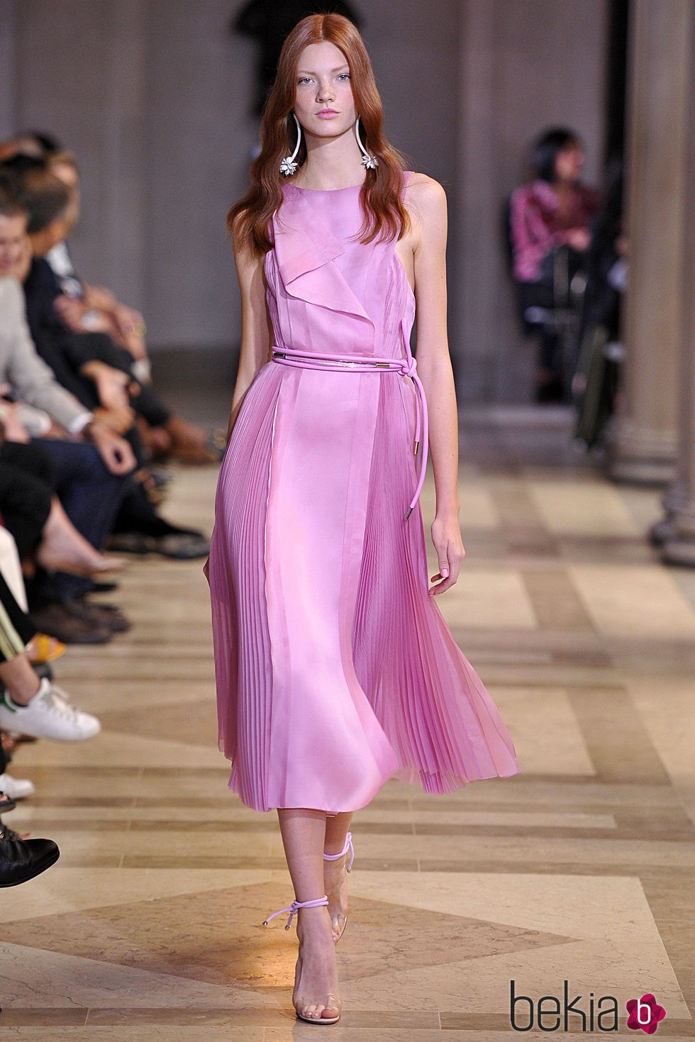 Vestido rosa de la colección de primavera/verano 2016 de Carolina Herrera en Nueva York Fashion Week