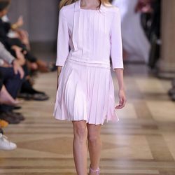 Vestido rosa claro de la colección de primavera/verano 2016 de Carolina Herrera en Nueva York Fashion Week