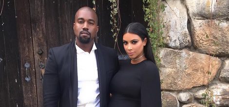 Kim Kardashian con un vestido Valentino en una boda con Kanye West