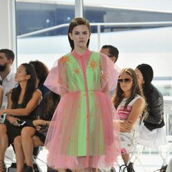 Vestido verde y rosa de la colección de primavera/verano 2016 de Jesús del Pozo en Nueva York Fashion Week