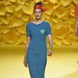 Vestido largo-midi azul y verde de Agatha Ruiz de la Prada para primavera/verano 2016 Madrid Fashion Week
