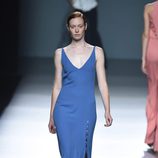 Vestido azul de Ángel Schlesser para primavera/verano 2015 en Madrid Fashion Week