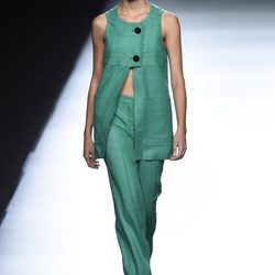 Conjunto verde de Ángel Schlesser para primavera/verano 2015 en Madrid Fashion Week