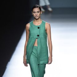 Conjunto verde de Ángel Schlesser para primavera/verano 2015 en Madrid Fashion Week