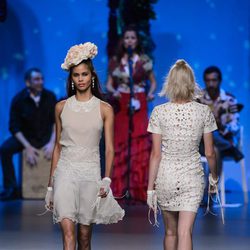 Vestido blanco roto de Francis Montesinos para primavera/verano 2016 en Madrid Fashion