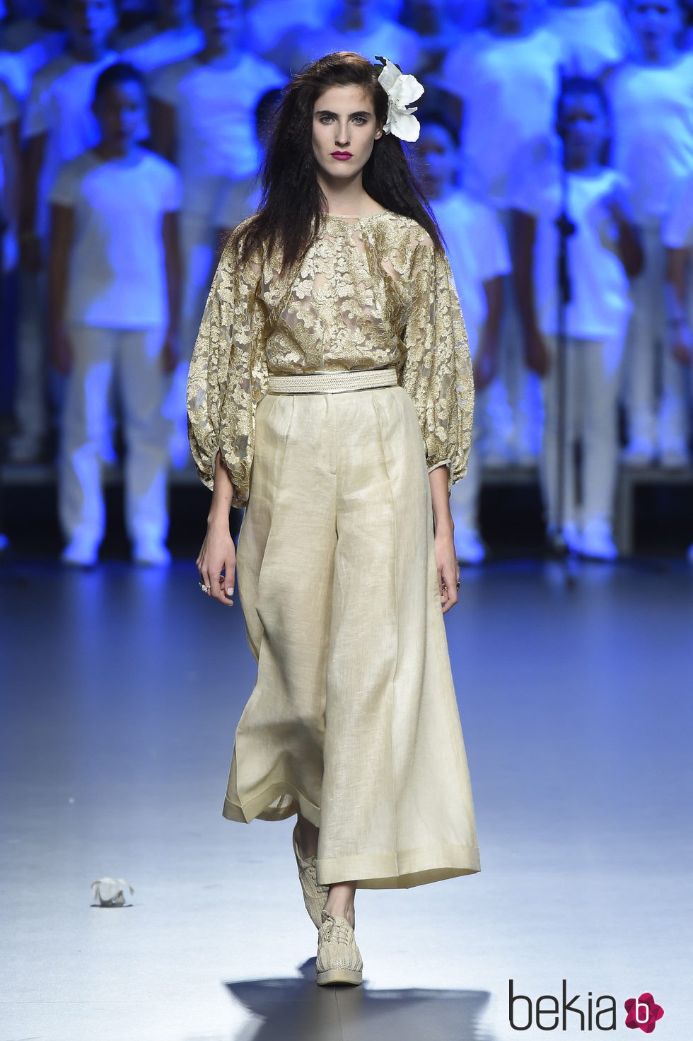 Conjunto beige con pantalón de Duyos para primavera/verano 2015 en Madrid Fashion Week
