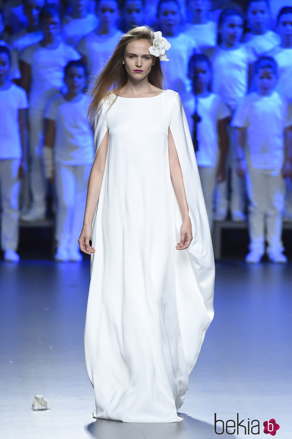Vestido blanco largo de Duyos para primavera/verano 2015 en Madrid Fashion Week