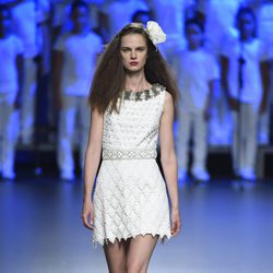 Vestido blanco corto de Duyos para primavera/verano 2015 en Madrid Fashion Week
