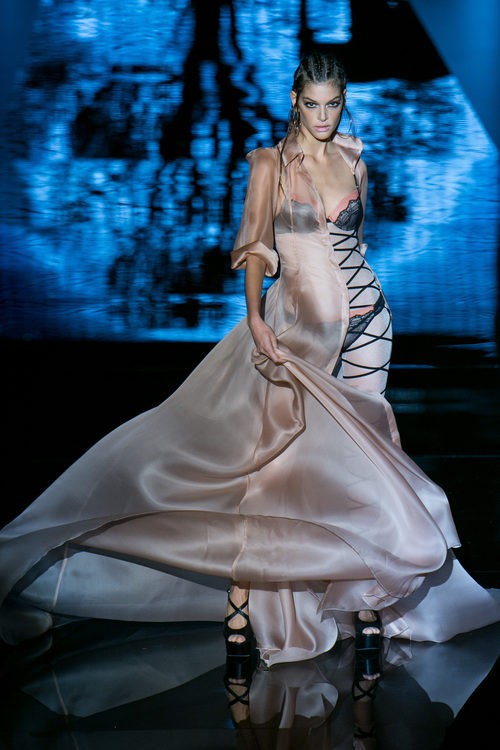 Gabardina de seda de Andrés Sardá para primavera/verano 2016 en Madrid Fashion Week