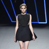 Vestido negro de Amaya Arzuaga para primavera/verano 2015 en Madrid Fashion Week