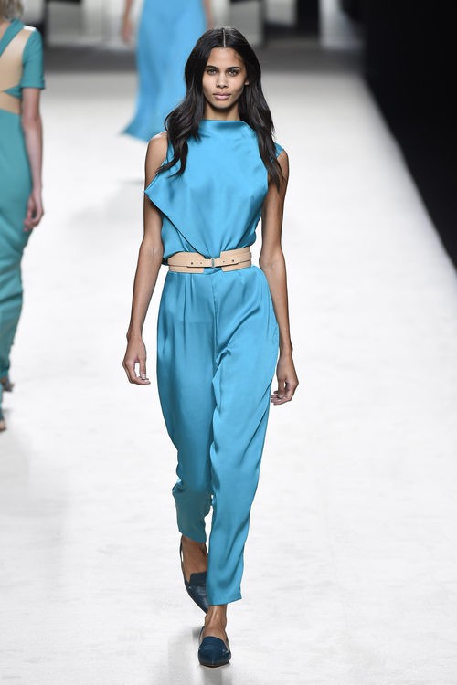 Conjunto azul de Juanjo Oliva para primavera/verano 2015 en Madrid Fashion Week