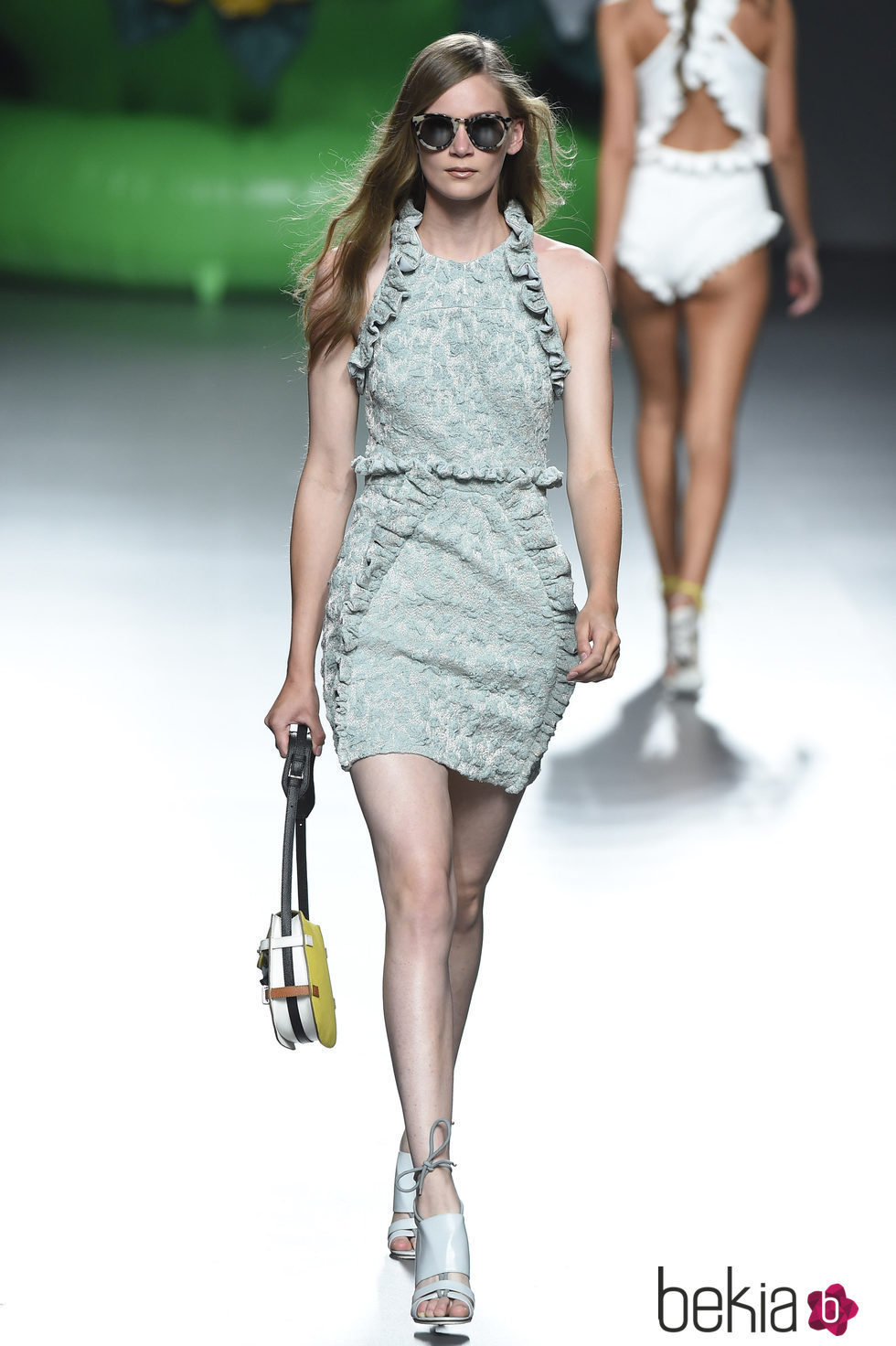 Vestido verde y beige de la colección primavera/verano 2016 de Ana Locking en Madrid Fashion Week