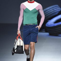 Camiseta deportiva y pantalón corto de la colección de primavera/verano 2016 de David Delfín en Madrid Fashion Week