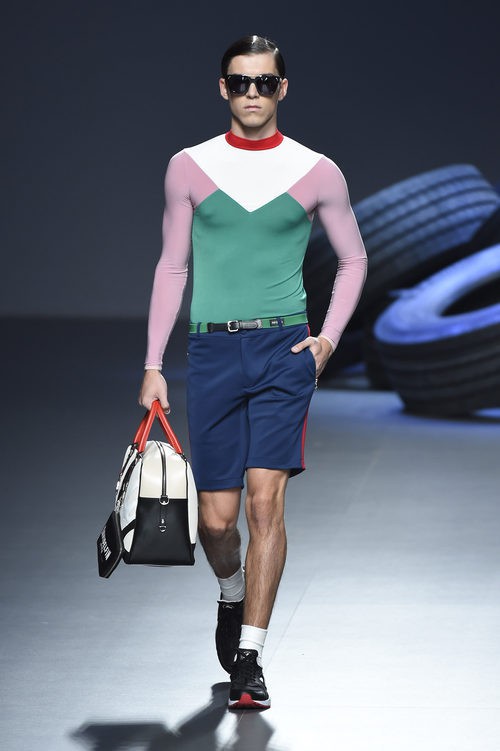 Camiseta deportiva y pantalón corto de la colección de primavera/verano 2016 de David Delfín en Madrid Fashion Week